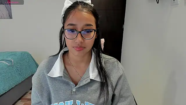 Snapshot of isa_bellaa0 chatting on February 18, 2:16 am isa bellaa0 online show from February 18, 2:16 am