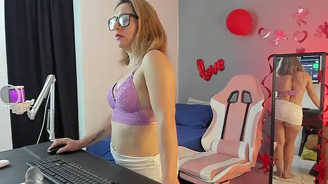 Yelena03 online show from February 13, 9:38 pm