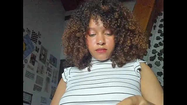 Snapshot of Ada_gales_ chatting on February 6, 2:00 am Ada gales  online show from February 6, 2:00 am