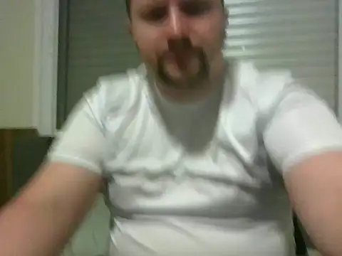 Snapshot of tropical_guy90 chatting on March 23, 4:16 am tropical guy90 online show from March 23, 4:16 am