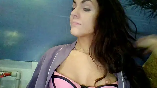 Snapshot of AliceTailor chatting on June 29, 9:26 pm AliceTailor online show from June 29, 9:26 pm
