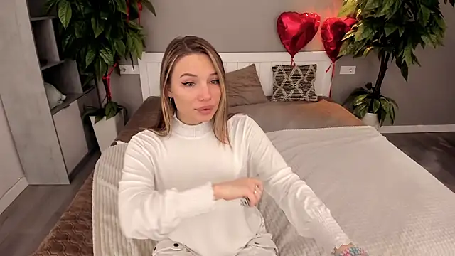 IceDanielles online show from March 14, 1:57 pm