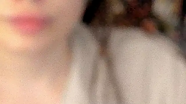 IceDanielles online show from November 16, 1:39 pm