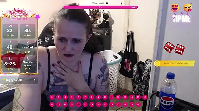 Snapshot of Demonicmiss chatting on May 24, 12:43 pm Demonicmiss online show from May 24, 12:43 pm