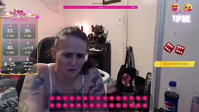 Snapshot of Demonicmiss chatting on June 2, 11:34 am Demonicmiss online show from June 2, 11:34 am