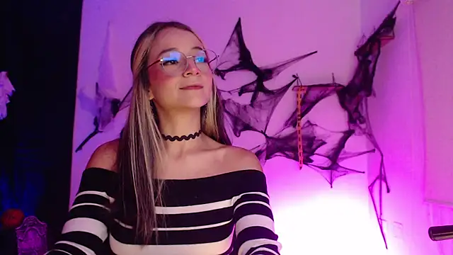 penny sweett  online show from October 30, 11:38 pm