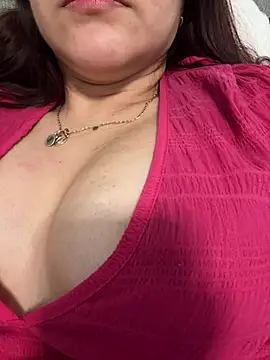 Snapshot of ZUCAAT chatting on May 21, 12:56 pm ZUCAAT online show from May 21, 12:56 pm