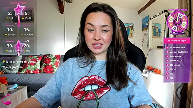 Snapshot of PlayfulGoddess chatting on October 11, 8:24 am PlayfulGoddess online show from October 11, 8:24 am