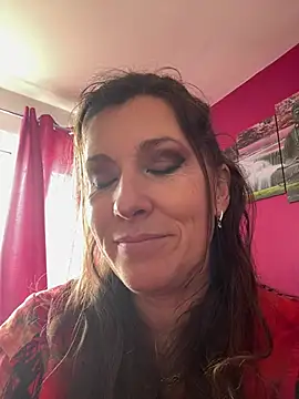 Lwhite1 online show from April 4, 2:25 pm