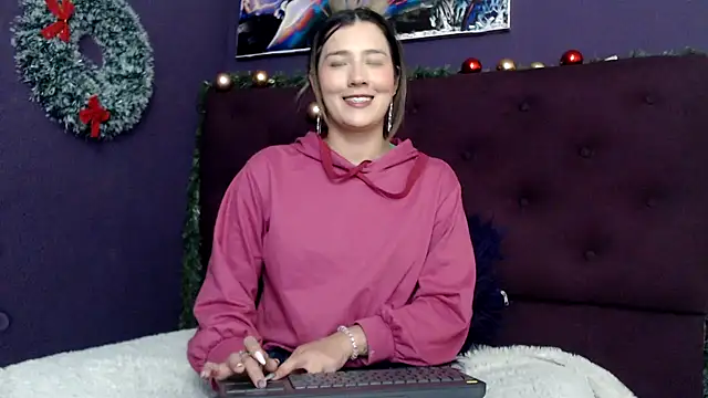 Snapshot of merlinaadams_ chatting on December 19, 7:29 pm merlinaadams online show from December 19, 7:29 pm