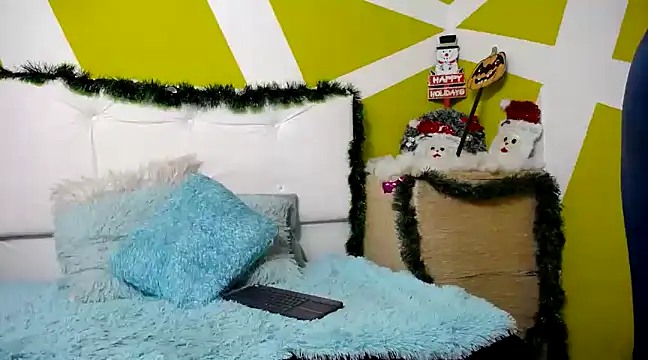 Snapshot of merlinaadams_ chatting on December 28, 4:30 am merlinaadams online show from December 28, 4:30 am