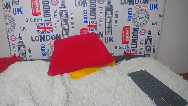 Snapshot of merlinaadams_ chatting on February 18, 10:58 pm merlinaadams online show from February 18, 10:58 pm