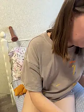 BeatriceTender online show from March 4, 1:06 pm