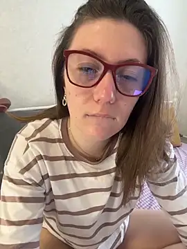 Snapshot of BeatriceTender chatting on May 1, 11:15 am BeatriceTender online show from May 1, 11:15 am