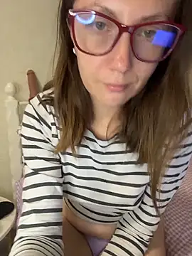 Snapshot of BeatriceTender chatting on June 12, 6:07 pm BeatriceTender online show from June 12, 6:07 pm