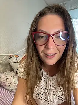 Snapshot of BeatriceTender chatting on July 11, 11:35 am BeatriceTender online show from July 11, 11:35 am