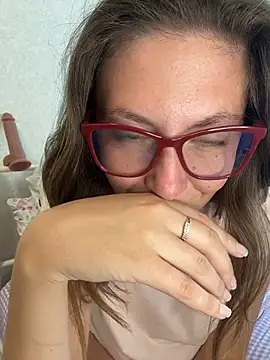 Snapshot of BeatriceTender chatting on July 12, 12:18 pm BeatriceTender online show from July 12, 12:18 pm