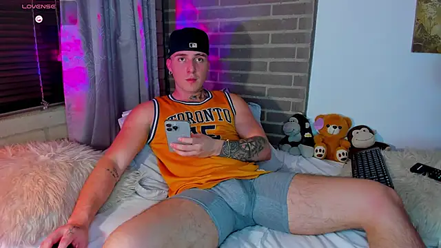 liam oficial02 online show from January 11, 2:49 am