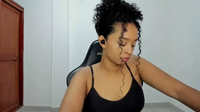 avellanatammy online show from November 20, 2:12 am