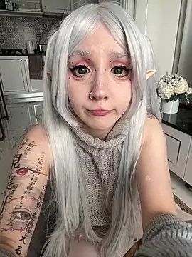 yourcutewaifu online show from February 8, 6:06 am