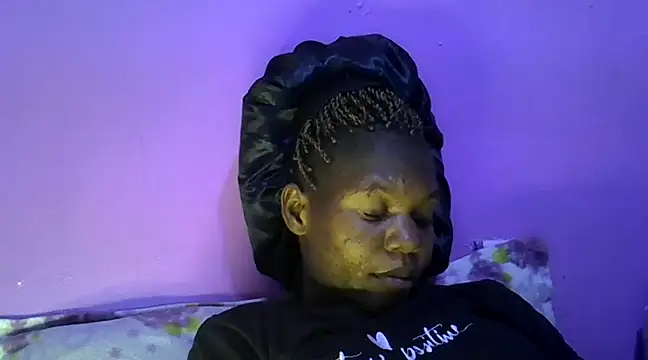 Snapshot of Cute_tamara chatting on December 22, 9:42 pm Cute tamara online show from December 22, 9:42 pm