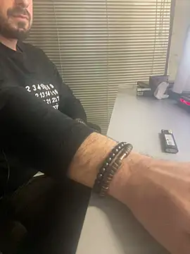 giorgakaci69 online show from February 26, 1:54 pm