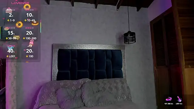 Taiissa  online show from November 29, 8:45 pm