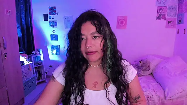Snapshot of StephaniFox chatting on December 19, 11:57 pm StephaniFox online show from December 19, 11:57 pm