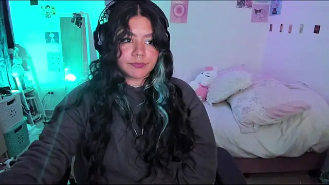 Snapshot of StephaniFox chatting on January 20, 1:18 am StephaniFox online show from January 20, 1:18 am