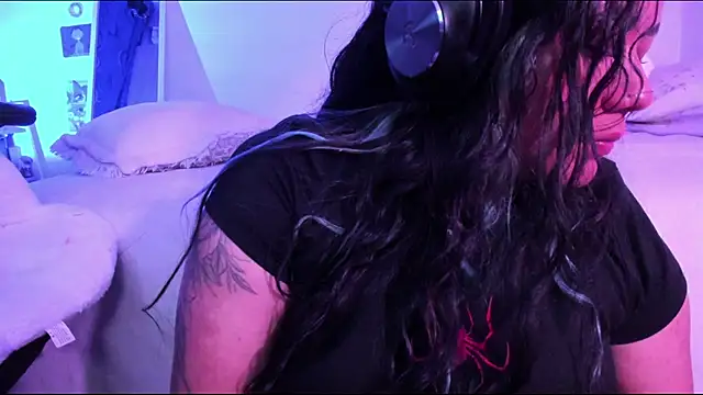 Snapshot of StephaniFox chatting on January 23, 7:00 am StephaniFox online show from January 23, 7:00 am