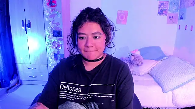 Snapshot of StephaniFox chatting on February 24, 6:49 am StephaniFox online show from February 24, 6:49 am