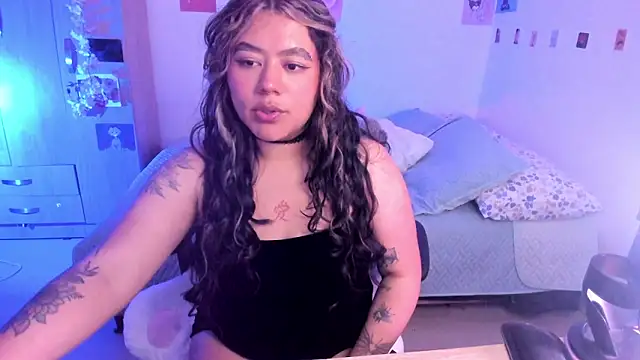 Snapshot of StephaniFox chatting on March 7, 3:40 am StephaniFox online show from March 7, 3:40 am