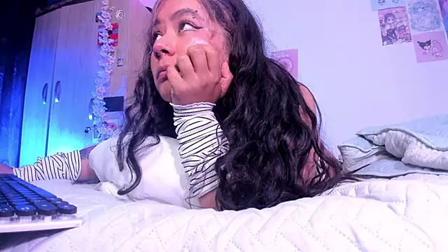 Snapshot of StephaniFox chatting on March 22, 3:41 am StephaniFox online show from March 22, 3:41 am