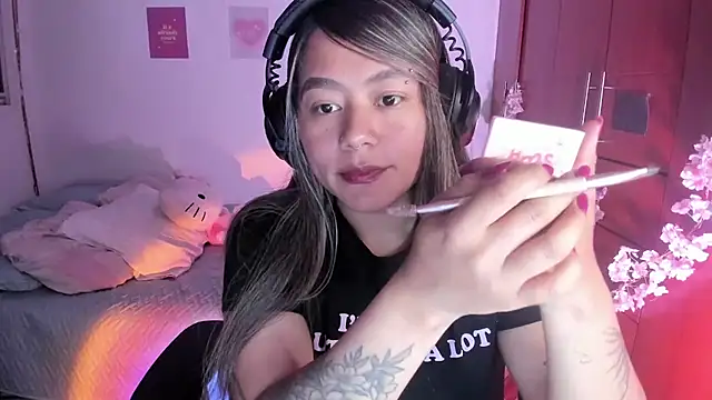 Snapshot of StephaniFox chatting on October 3, 12:07 am StephaniFox online show from October 3, 12:07 am