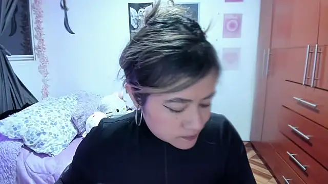 StephaniFox online show from April 7, 1:17 am