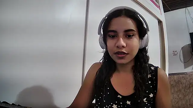 Snapshot of hannaxnatx chatting on July 1, 10:31 pm hannaxnatx online show from July 1, 10:31 pm