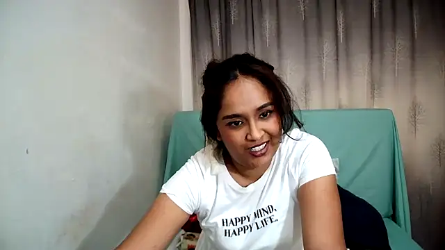 Snapshot of Cute_Indian00 chatting on January 16, 6:03 am Cute Indian00 online show from January 16, 6:03 am