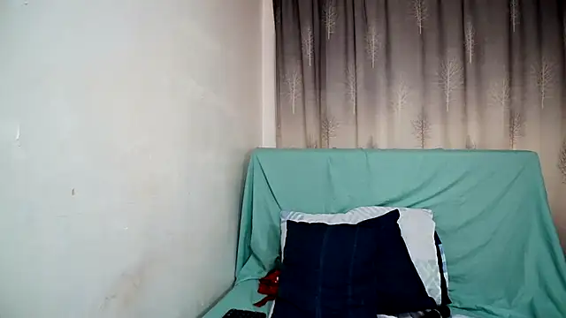 Snapshot of Cute_Indian00 chatting on January 16, 10:21 am Cute Indian00 online show from January 16, 10:21 am