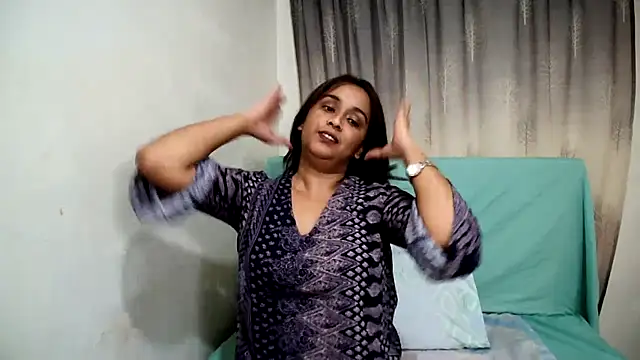 Snapshot of Cute_Indian00 chatting on February 2, 2:56 pm Cute Indian00 online show from February 2, 2:56 pm