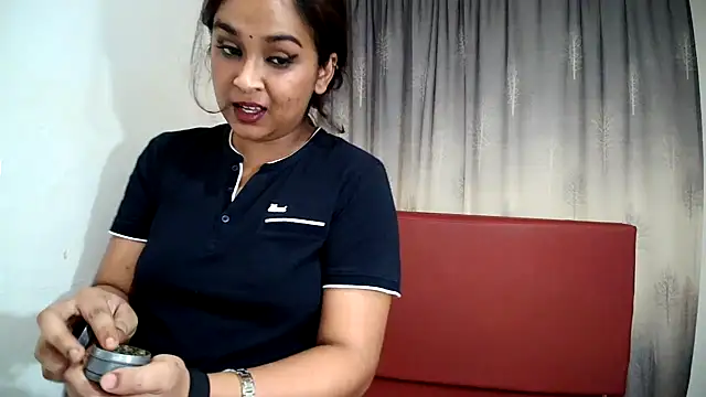 Snapshot of Cute_Indian00 chatting on February 6, 9:53 am Cute Indian00 online show from February 6, 9:53 am