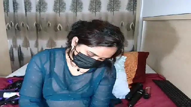 Snapshot of Cute_Indian00 chatting on March 2, 8:07 pm Cute Indian00 online show from March 2, 8:07 pm