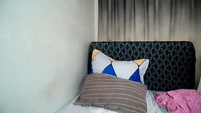 Snapshot of Cute_Indian00 chatting on March 5, 5:50 am Cute Indian00 online show from March 5, 5:50 am