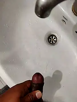 Snapshot of SweetFatBoy chatting on December 3, 1:43 pm SweetFatBoy online show from December 3, 1:43 pm