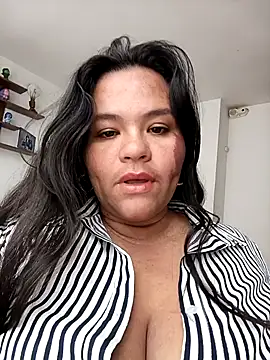 Snapshot of Julieta-tits chatting on April 10, 5:17 pm Julieta-tits online show from April 10, 5:17 pm