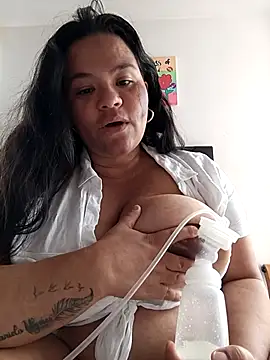 Snapshot of Julieta-tits chatting on April 23, 3:03 pm Julieta-tits online show from April 23, 3:03 pm