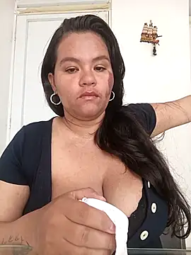 Snapshot of Julieta-tits chatting on May 15, 2:57 pm Julieta-tits online show from May 15, 2:57 pm