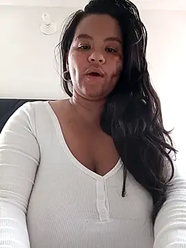 Snapshot of Julieta-tits chatting on May 25, 8:15 pm Julieta-tits online show from May 25, 8:15 pm