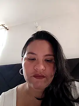 Snapshot of Julieta-tits chatting on June 18, 8:02 pm Julieta-tits online show from June 18, 8:02 pm