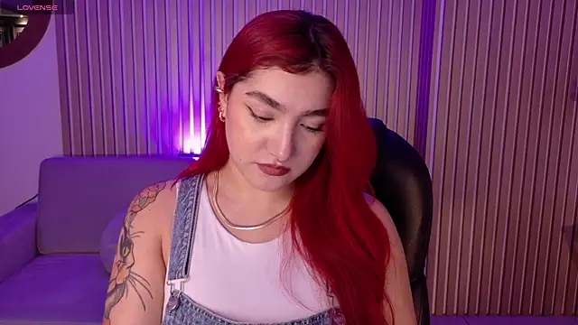 ViolettCastel online show from November 5, 7:14 pm