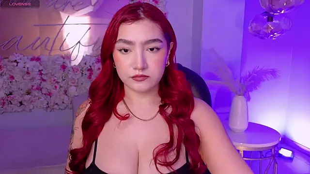 ViolettCastel online show from November 21, 7:12 pm